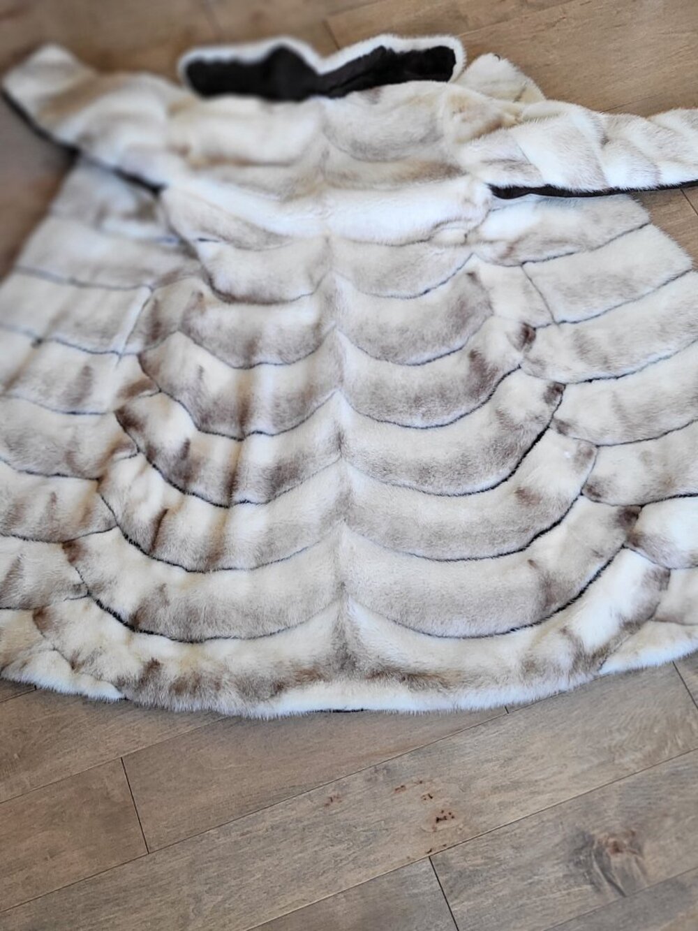CHIC!! RETRO!! Scalloped Natural Brown Shadow Mink Coat  Size 6